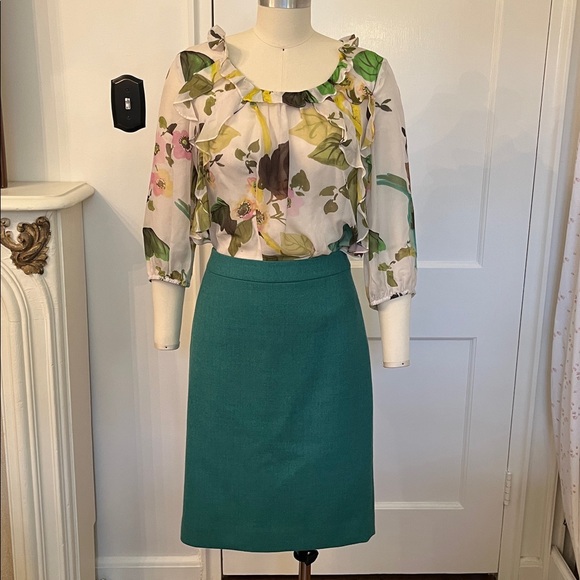 Leifsdottir Anthropologie Silk Floral Blouse. Size 8. EUC. - Picture 2 of 9